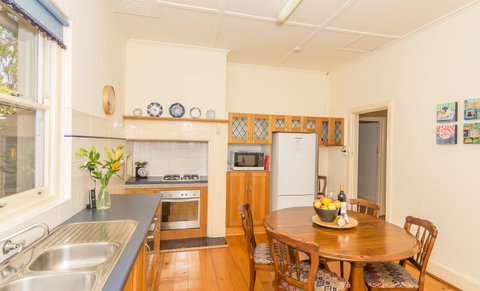 Elderton Guest House - Surfers Gold Coast 2