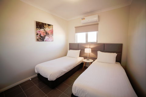 Exmouth Escape Resort - Surfers Gold Coast 1