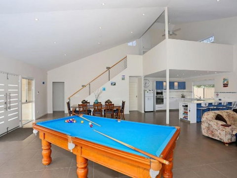 Falcon By The Bay - Surfers Gold Coast 0