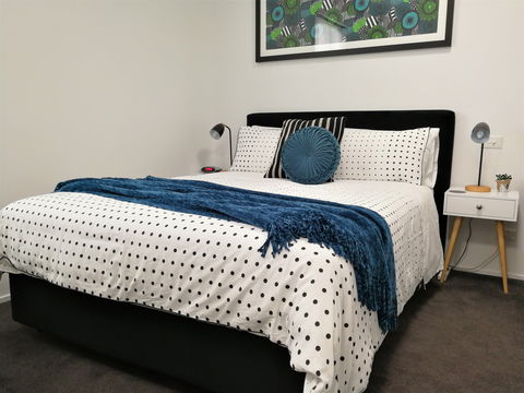 Hobart Cityscape Apartment 4 Studio - Surfers Gold Coast 1