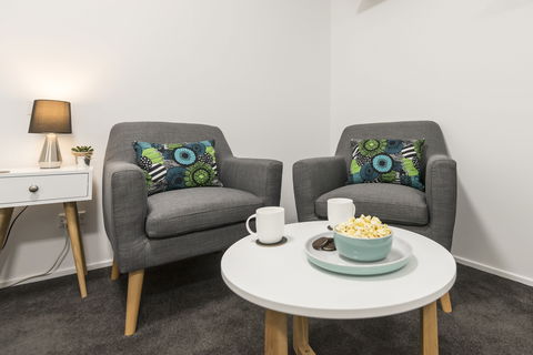 Hobart Cityscape Apartment 4 Studio - Surfers Gold Coast 2
