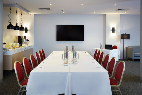 Ibis Perth - Surfers Gold Coast 1