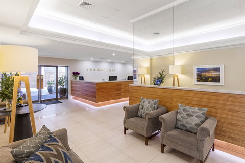 Macleay Hotel - Surfers Gold Coast 1