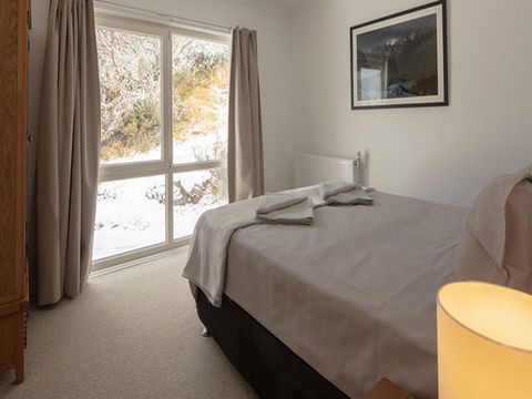 Numbananga Lodge - Surfers Gold Coast 1