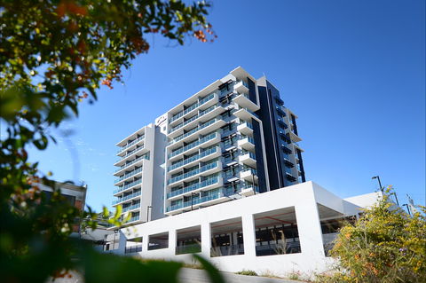 Oaks Gladstone Grand Hotel - Surfers Gold Coast 1