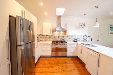 Pacific Beachhouse - Surfers Gold Coast 2