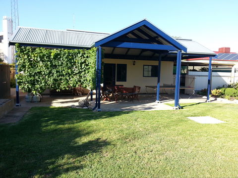 Phoenix Cottage - Surfers Gold Coast 2
