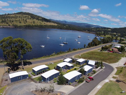 Port Huon Cottages - Surfers Gold Coast 0