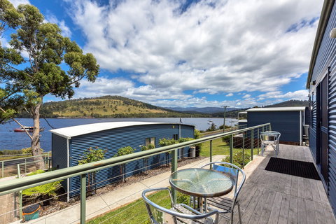 Port Huon Cottages - Surfers Gold Coast 2