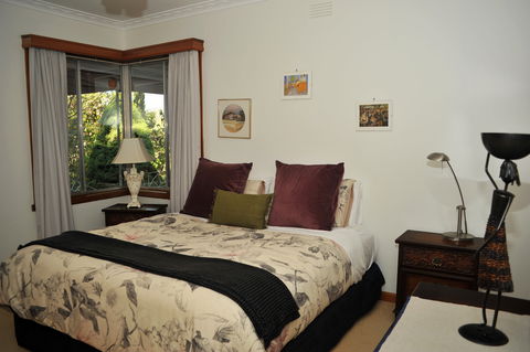 Rosetta's Garden Guesthouse - Surfers Gold Coast 2