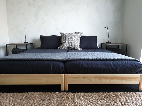 Samphire: Coorong Accomodation - Surfers Gold Coast 2
