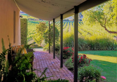 Seppeltsfield Vineyard Cottage - Surfers Gold Coast 0