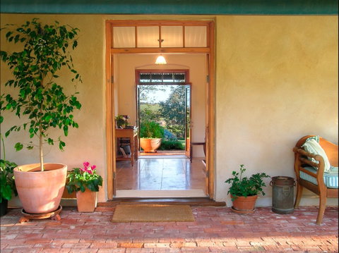 Seppeltsfield Vineyard Cottage - Surfers Gold Coast 1