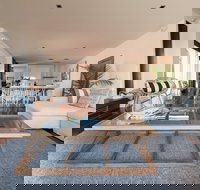 Spinnakers Waterfront