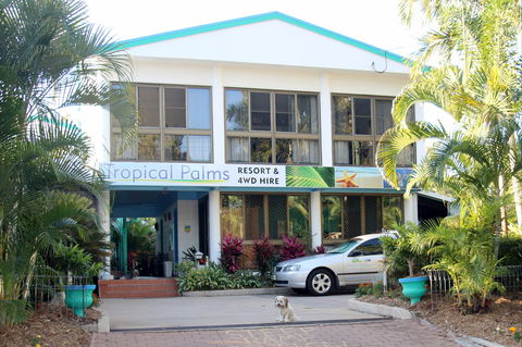 Tropical Palms Resort & 4WD Hire - Surfers Gold Coast 1