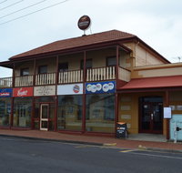 Victoria Hotel Port McDonnell - Surfers Gold Coast