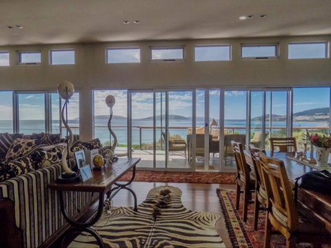 Amanzi By The Sea Flinders Island - Surfers Gold Coast 0