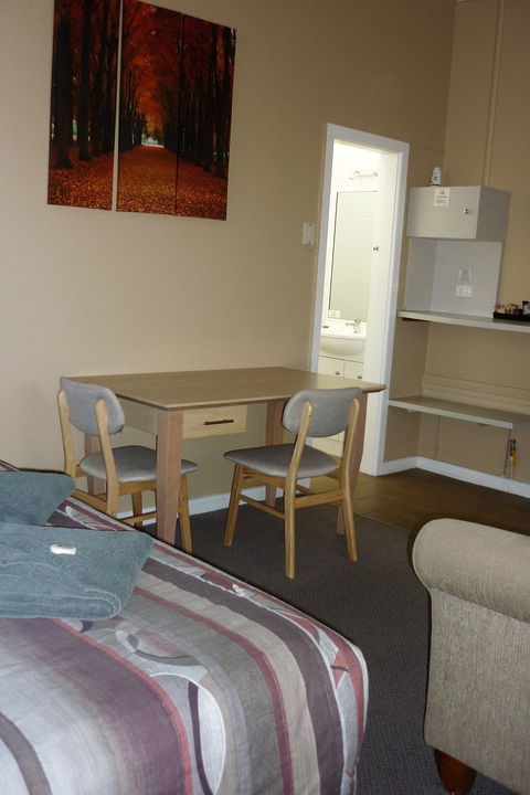 Amber Motel - Surfers Gold Coast 1