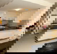 Apartments On-The-Park Prince - Surfers Gold Coast