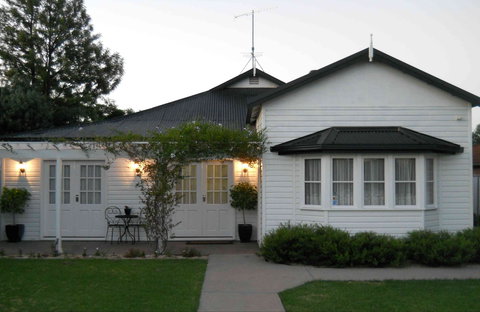 BJs Short Stay Apartments - Surfers Gold Coast 1