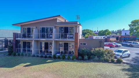 Campaspe Lodge At The Echuca Hotel - Surfers Gold Coast 1