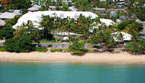 Coral Sands Beachfront Resort - Surfers Gold Coast 1