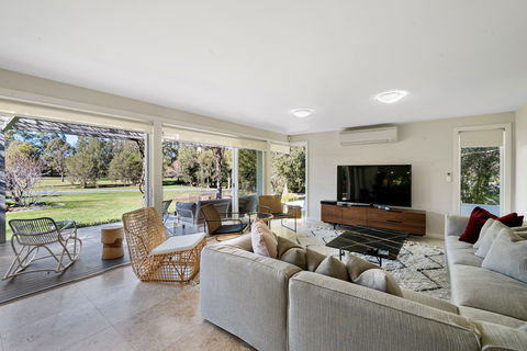 CUB Country House - Berry - Surfers Gold Coast 1