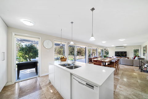 CUB Country House - Berry - Surfers Gold Coast 2