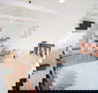 Dalton St Studio - Surfers Gold Coast