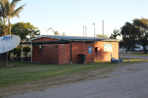 Grafton Greyhound Racing Club Caravan Park - Surfers Gold Coast 0