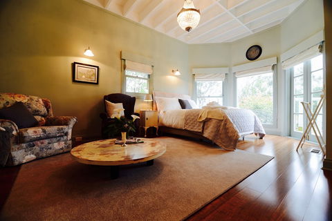 Highview House - Surfers Gold Coast 2