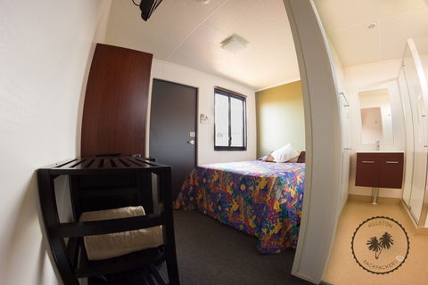 Hillston Backpackers - Surfers Gold Coast 0