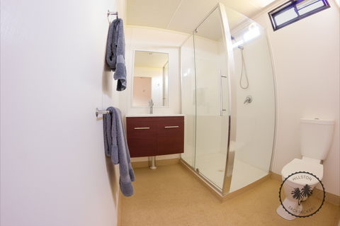 Hillston Backpackers - Surfers Gold Coast 1