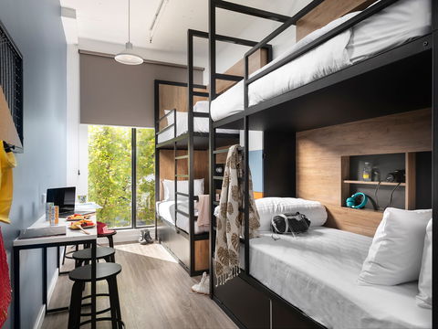 Hostel G Perth - Surfers Gold Coast 1
