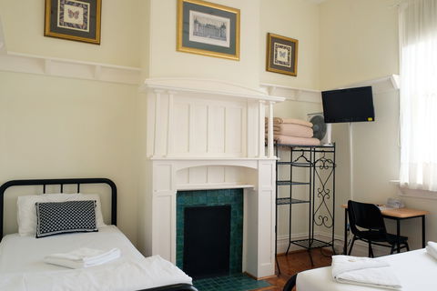 Hotel Claremont Guest House - Surfers Gold Coast 2