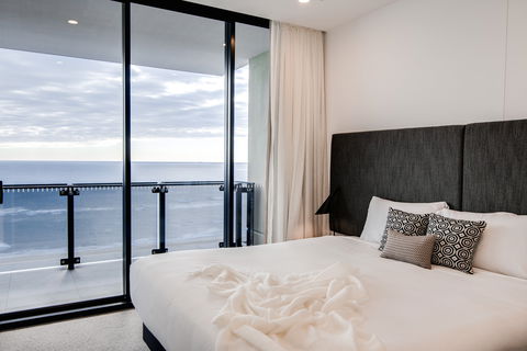 Iconic Kirra Beach Resort - Surfers Gold Coast 0