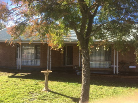 Jacaranda Cottage Corowa - Surfers Gold Coast 0