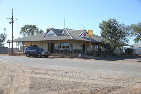 Lyndhurst Hotel, Roadhouse, Motel & Caravan Park - Surfers Gold Coast 0