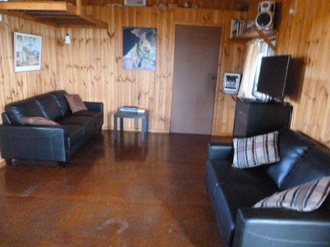Melaleuca - Eco And Pet Friendly,  Harbor Point Cabins - Surfers Gold Coast 2