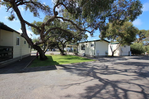 Minlaton Caravan Park - Surfers Gold Coast 2