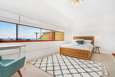 Newcastle Executive Homes - Oceanview Terrace - Surfers Gold Coast 0