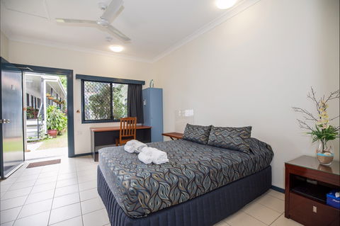 Palm Island Motel - Surfers Gold Coast 1