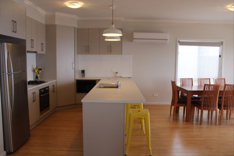 Pelican Place - Surfers Gold Coast 0