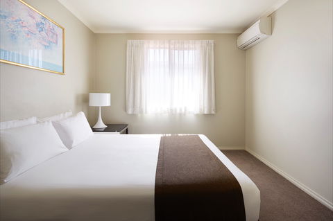 Pinnacle Apartments - Surfers Gold Coast 2