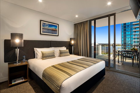 Quest East Perth - Surfers Gold Coast 2