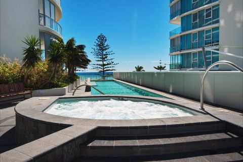 Reflections Coolangatta Beach - Surfers Gold Coast 1