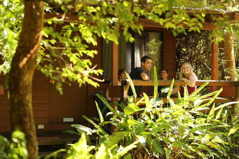 Samurai Beach Bungalows Port Stephens YHA - Surfers Gold Coast 2