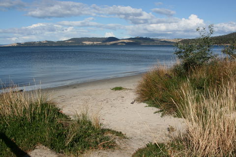 Snug Beach Cabin And Caravan Park - Surfers Gold Coast 1