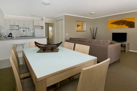 South Pacific Apartments - Surfers Gold Coast 0