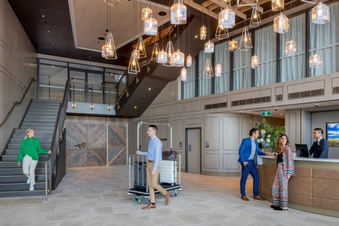 The William Inglis Hotel - Surfers Gold Coast 1